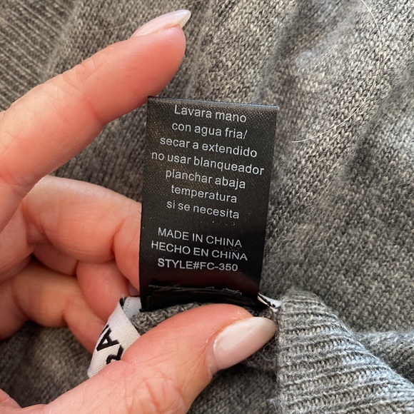 Franklin and Daysi reversible cardigan. Size medium. - Picture 10 of 10